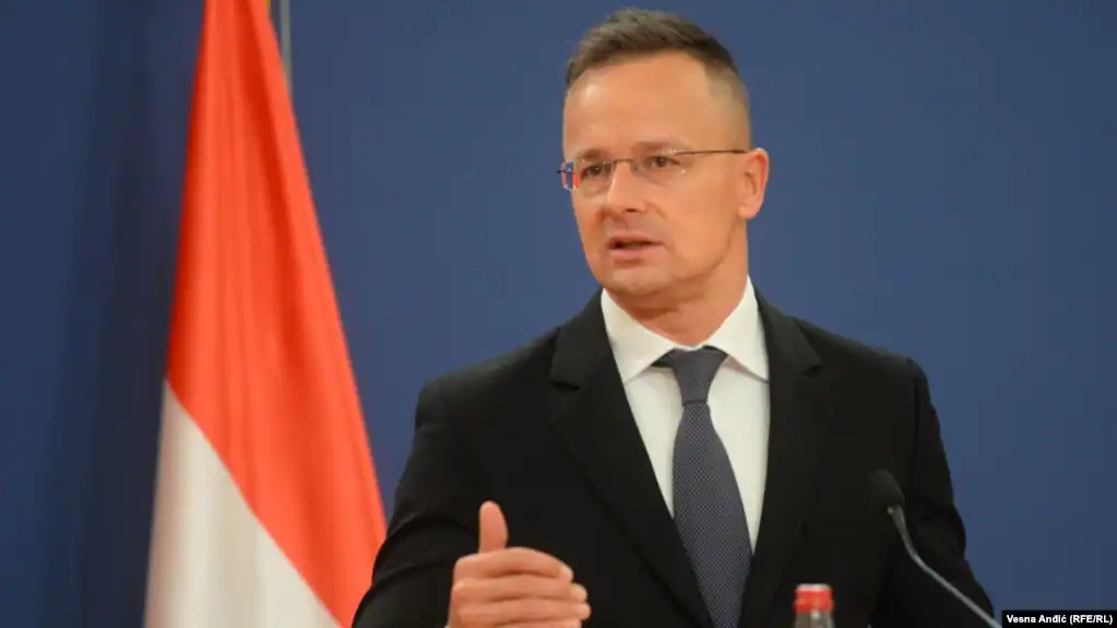 Šef diplomatije Mađarske izjavio da vidi 'pokušaje destabilizacije' Srbije